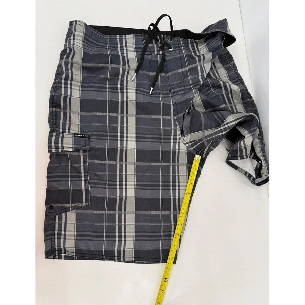 ONeill Mens Plaid Board Shorts Grey Black White Cargo Pocket Swim Trunks Sz 38